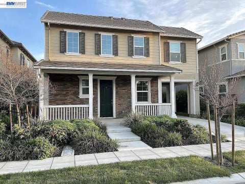 Photo of 538 E Marcello Ave, Mountain House, CA 95391 (MLS # 41149336)