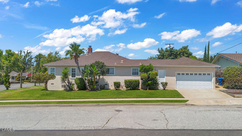 330 E Oakmont Drive