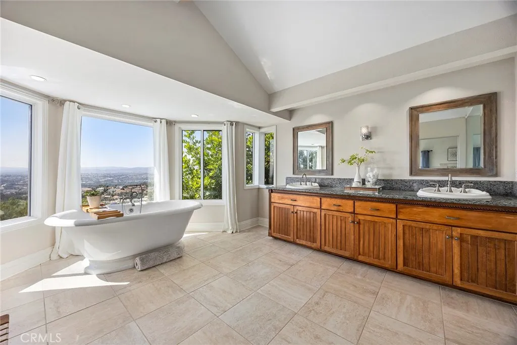 Anaheim Hills, California 92808, United States, 5 Bedrooms Bedrooms, ,4 BathroomsBathrooms,Residential,Active,149851