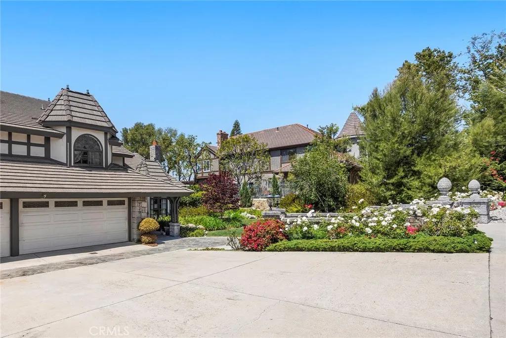 Anaheim Hills, California 92808, United States, 5 Bedrooms Bedrooms, ,4 BathroomsBathrooms,Residential,Active,149851