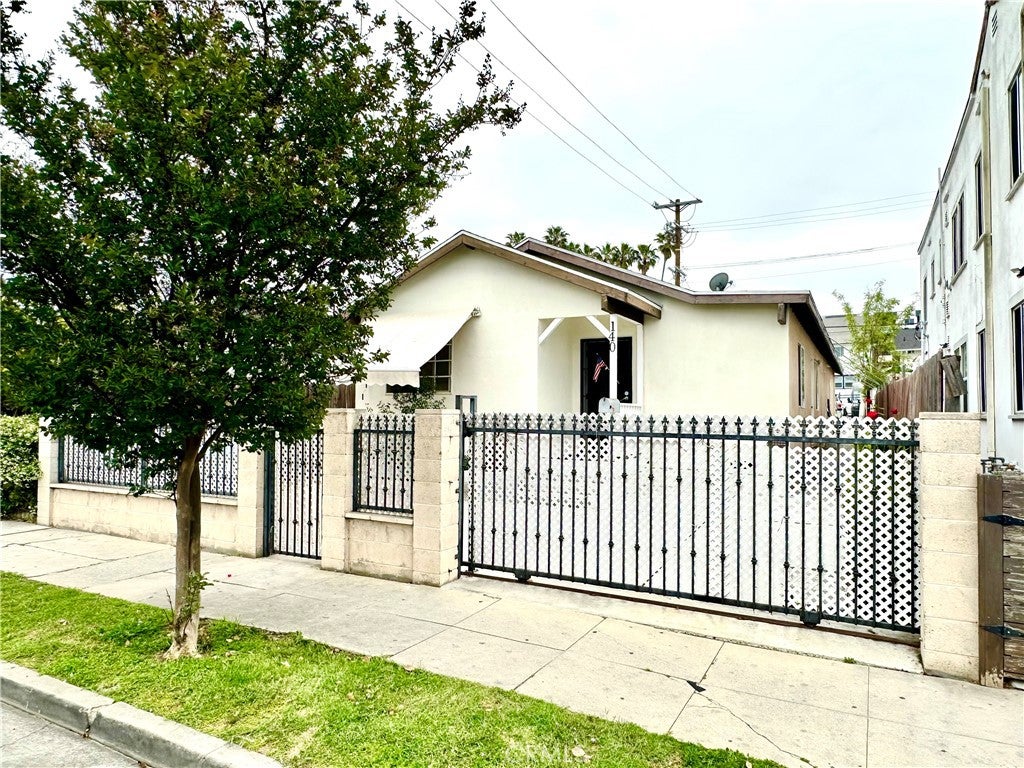 140 S Vendome Street, Los Angeles CA 90057