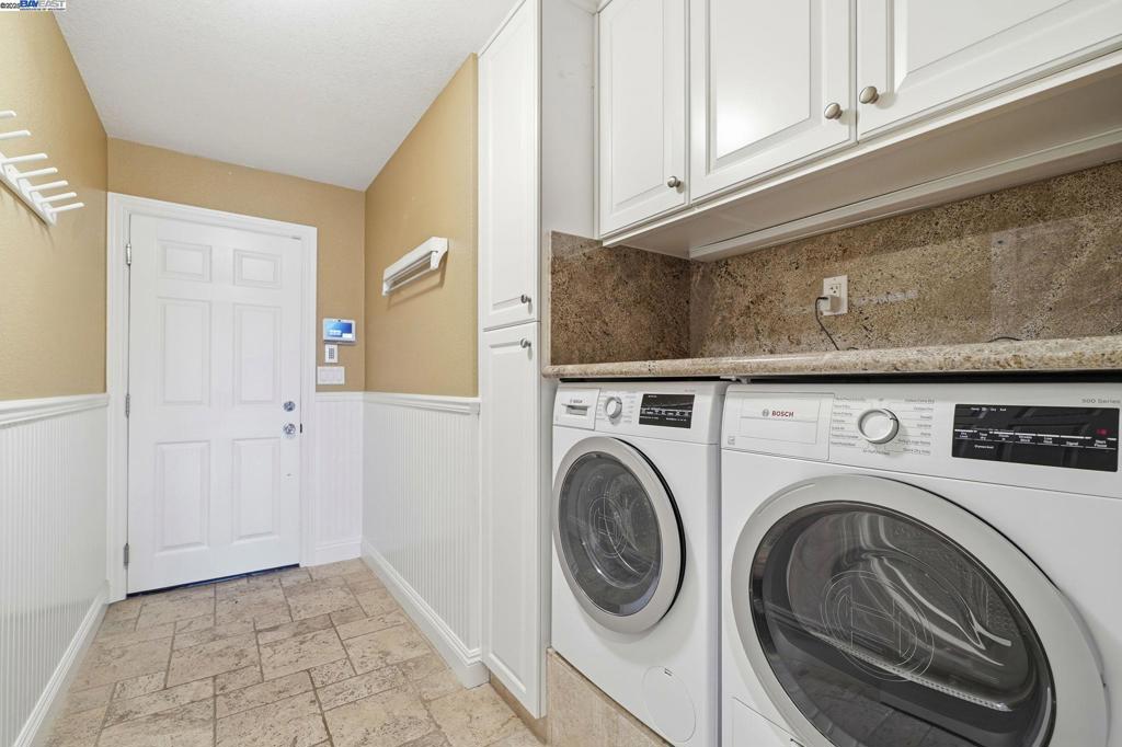 OAKRIDGE - Residential