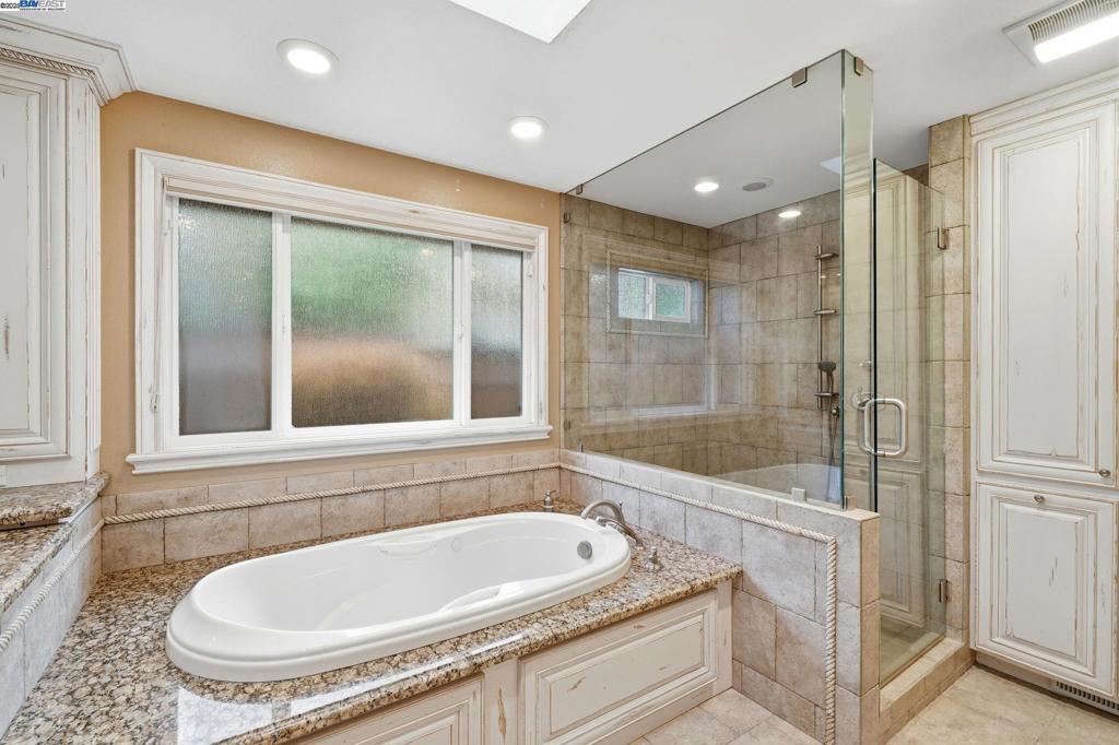 OAKRIDGE - Residential