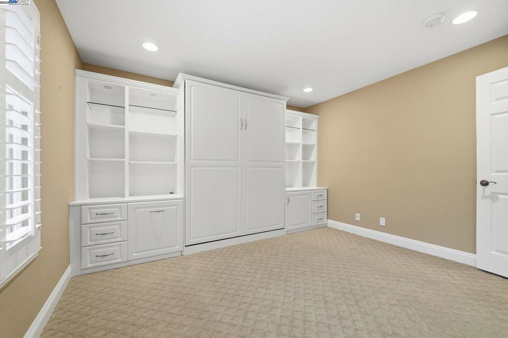 OAKRIDGE - Residential