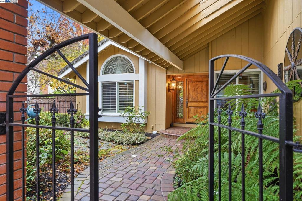 OAKRIDGE - Residential