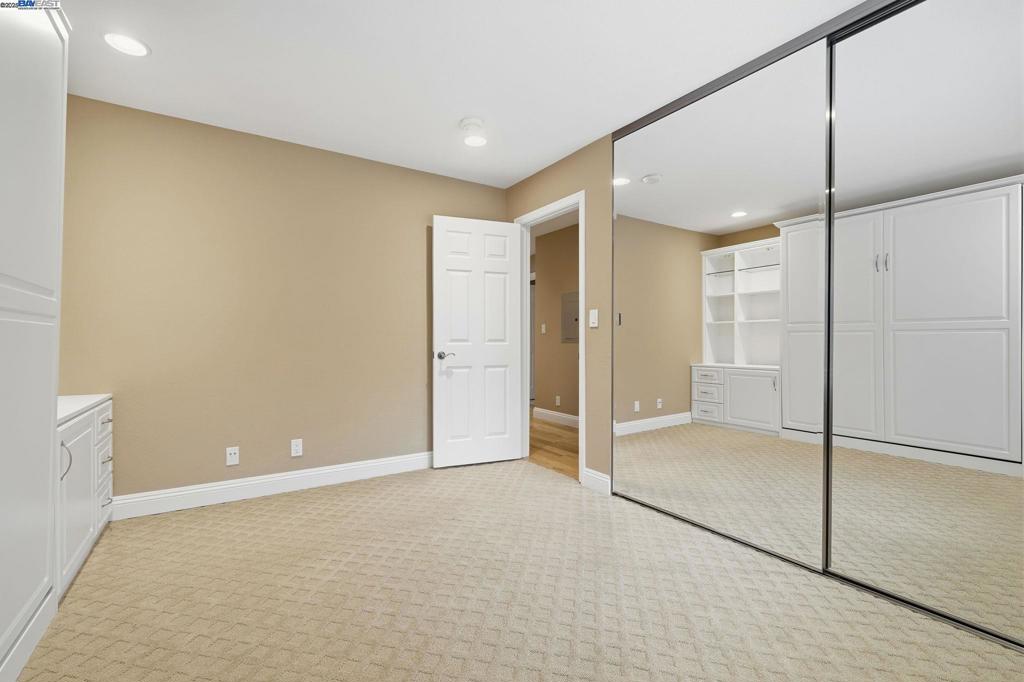 OAKRIDGE - Residential