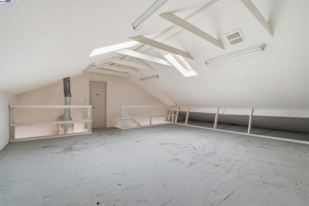 OAKRIDGE - Residential