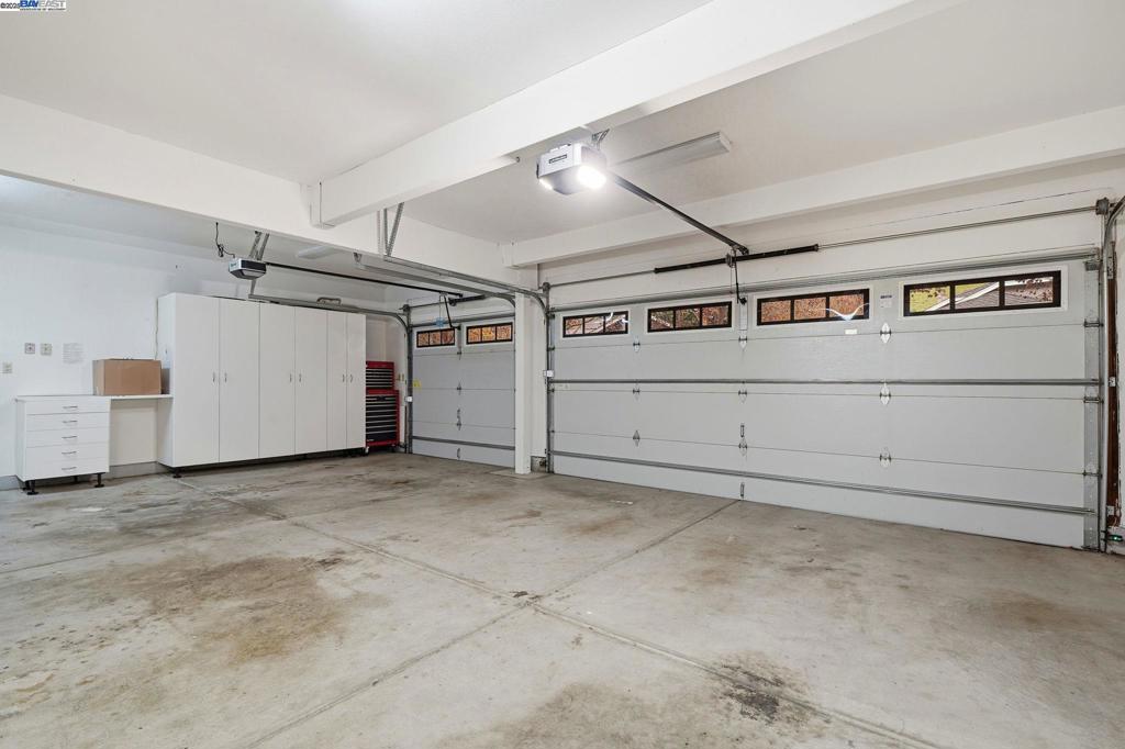 OAKRIDGE - Residential