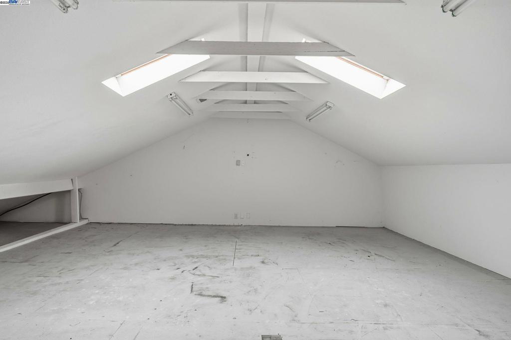 OAKRIDGE - Residential