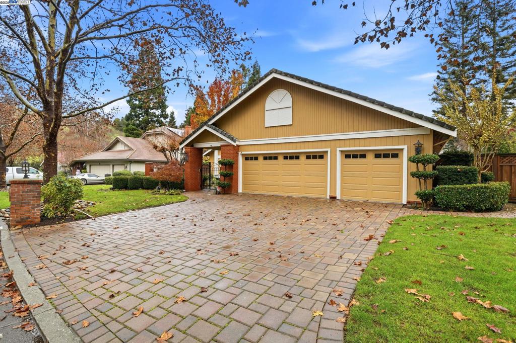 OAKRIDGE - Residential