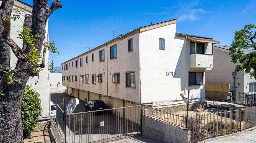 Photo of 14715 Saticoy Street #13, Van Nuys, CA 91405 (MLS # GD25190189)