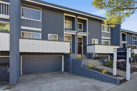 Photo of 315 Carlos Avenue, Redwood City, CA 94061 (MLS # ML82038529)