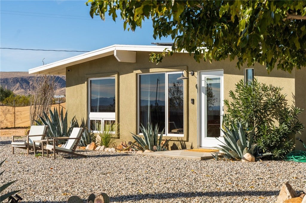 828 Cherokee Trail