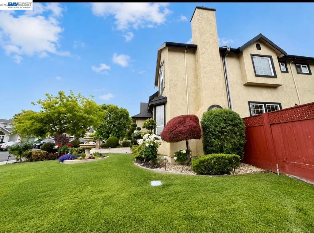 1284 Riesling Cir