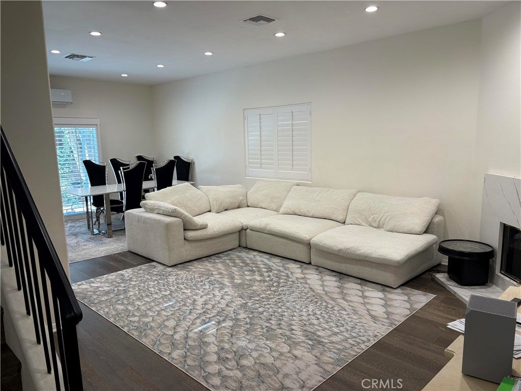 Photo of 10025 Topanga Canyon Blvd #109, Chatsworth, CA 91311 (MLS # SR25233525)
