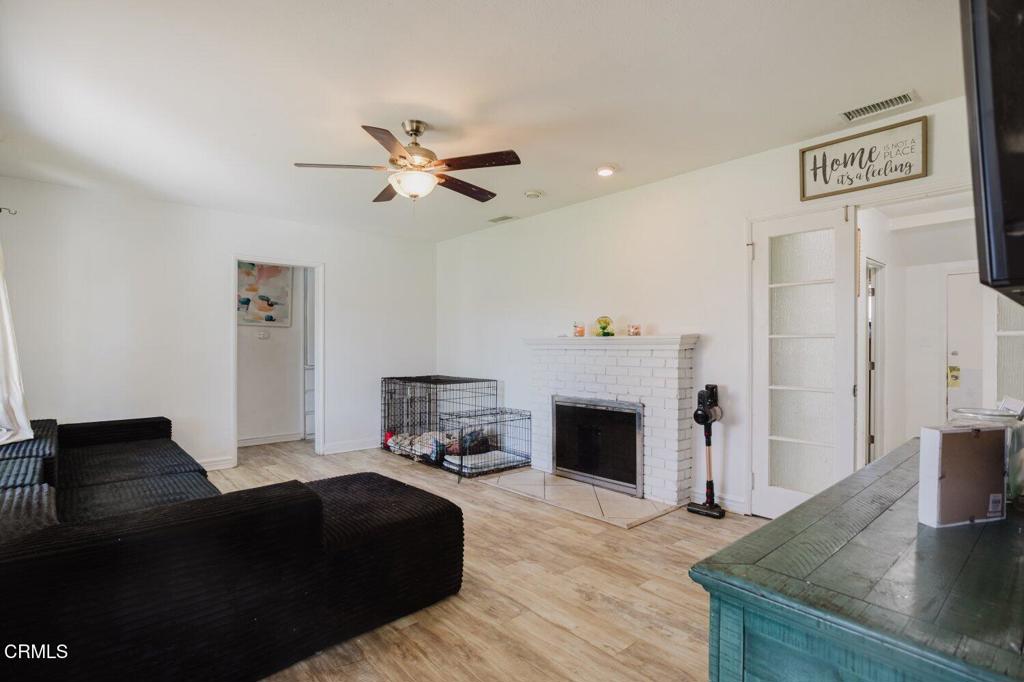 546 E Country Club Lane