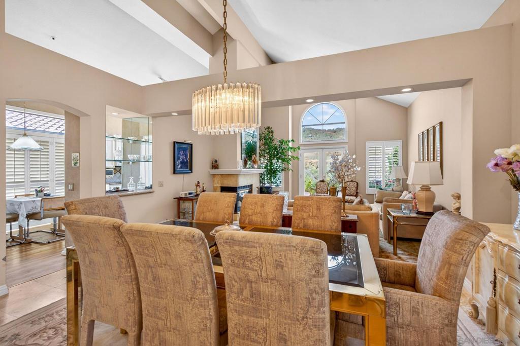 2370 Vista Valley