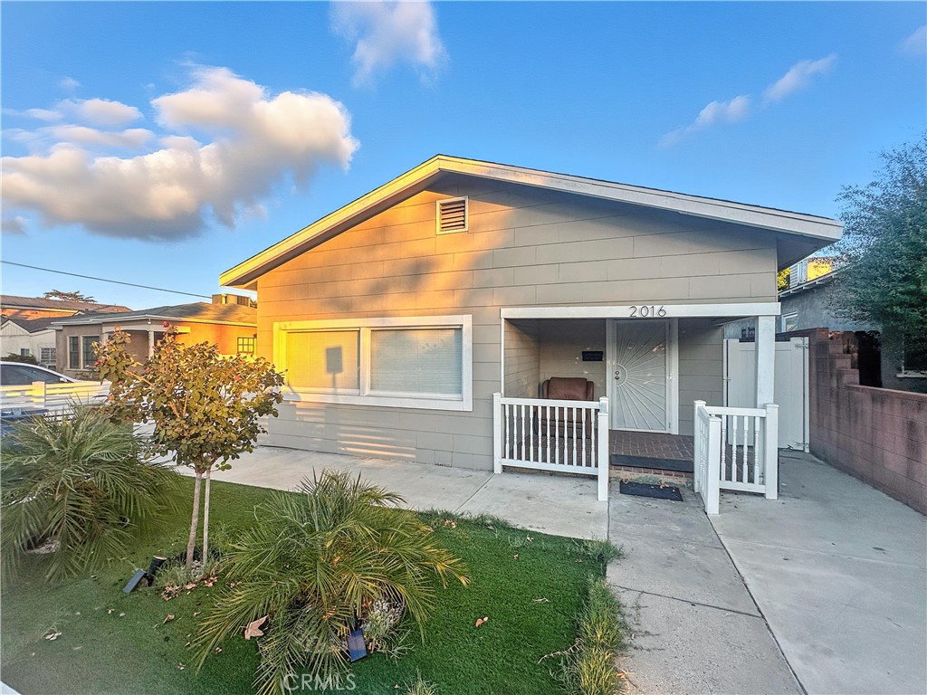 This charming 3 Bedroom, 1 Bath home has been tastefully remodeled and is move in ready. It offers both convenience and comfort. Don't miss this opportunity to own a stunning property in one of Burbank's most desirable neighborhoods.