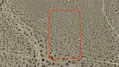 Photo of 774 Manzanita Road, Landers, CA 92285 (MLS # HD25208621)