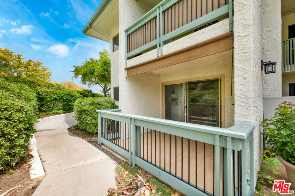 Properties 2 4720 Park Granada 209
