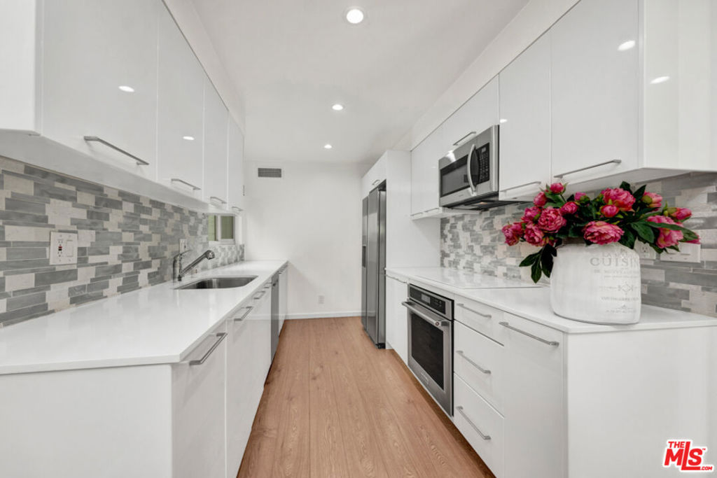 4720 Park Granada 209
