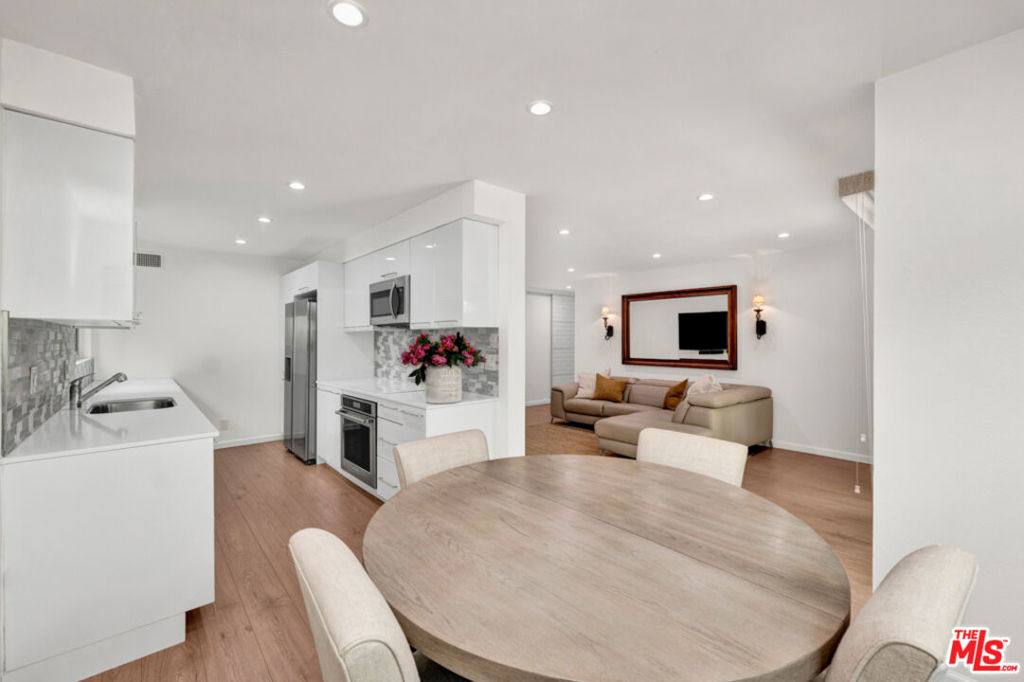 Properties 1 4720 Park Granada 209