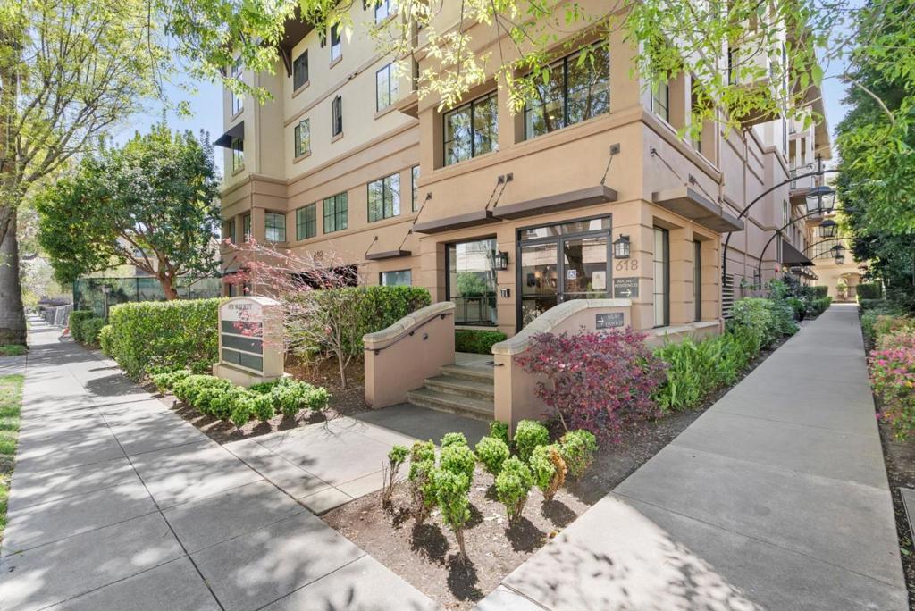618 Walnut Street 403