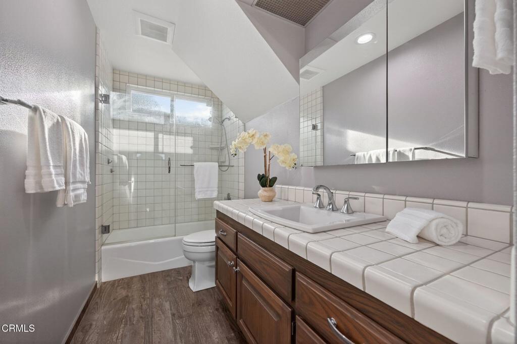 Oxnard, California, 93035, United States, 5 Bedrooms Bedrooms, ,4 BathroomsBathrooms,Residential,Active,2033346