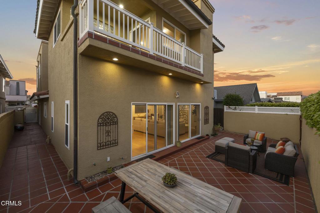 Oxnard, California, 93035, United States, 5 Bedrooms Bedrooms, ,4 BathroomsBathrooms,Residential,Active,2033346