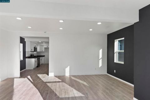 Photo of 1318 Battery St St, Richmond, CA 94801 (MLS # 41121376)