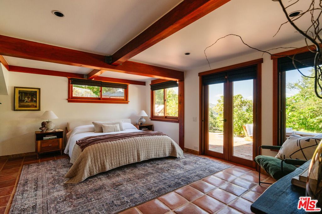 Photo of 21071 Waveview Drive, Topanga, CA 90290 (MLS # 26986285)