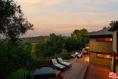 Photo of 21071 Waveview Drive, Topanga, CA 90290 (MLS # 26986285)