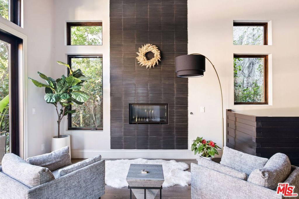 Photo of 3087 Passmore Drive, Los Angeles, CA 90068 (MLS # 25532925)