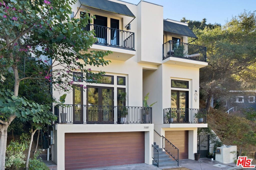 Photo of 3087 Passmore Drive, Los Angeles, CA 90068 (MLS # 25532925)