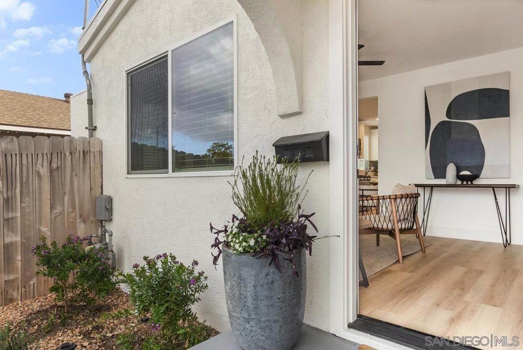 Properties 2 4333 Landis St