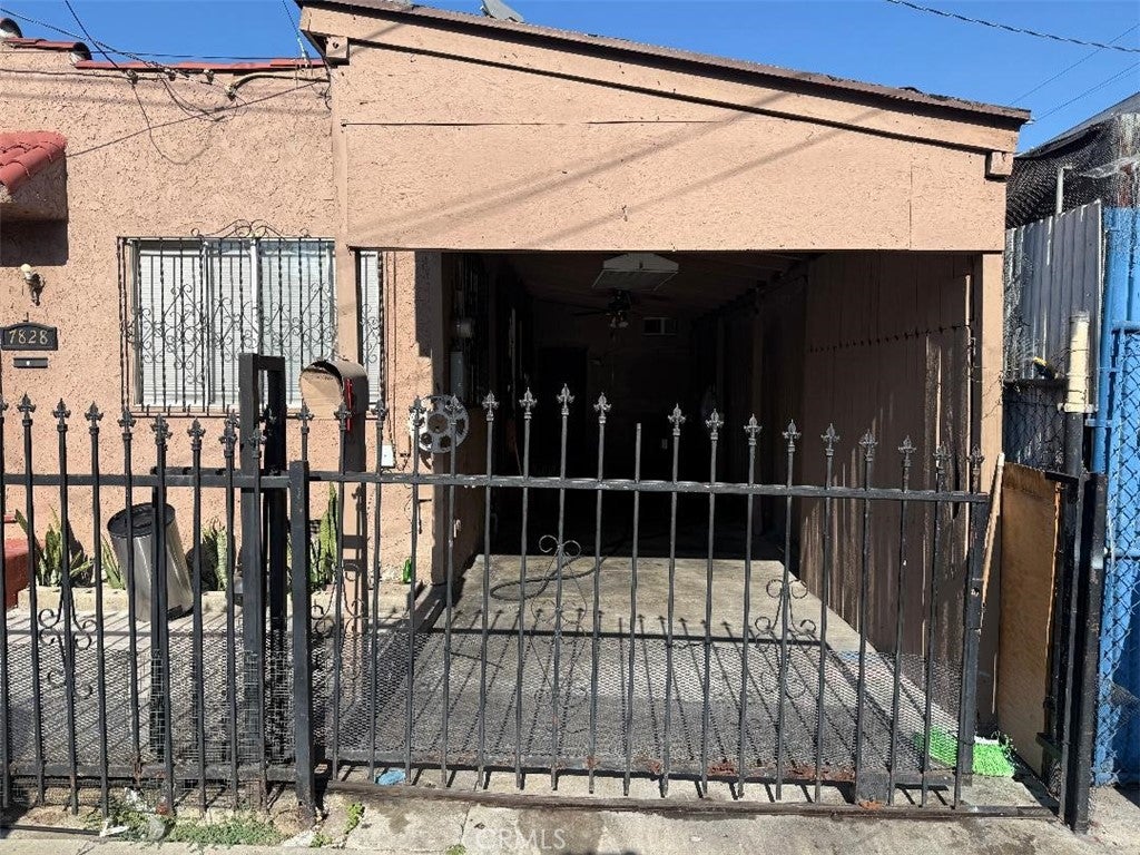 7828 Bell AVE, Los Angeles CA 90001
