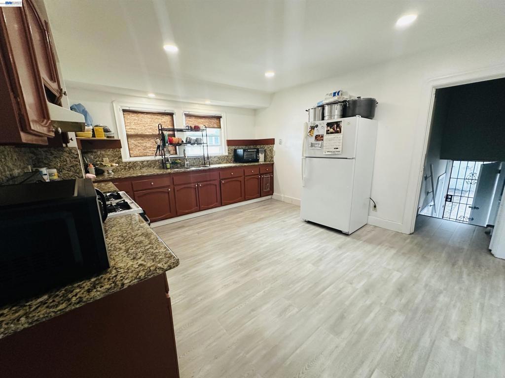 1301 60Th Ave