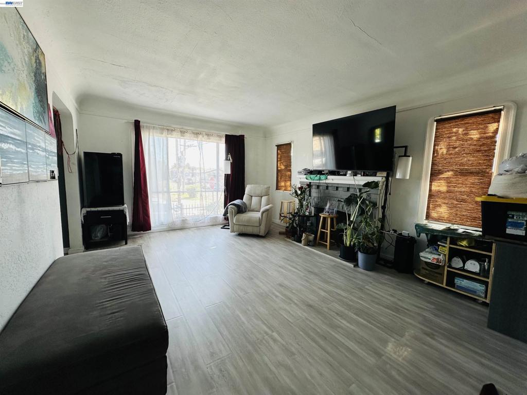 1301 60Th Ave
