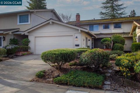 Photo of 2257 2257 Gladwin Dr Dr, Walnut Creek, CA 94596 (MLS # 41124887)