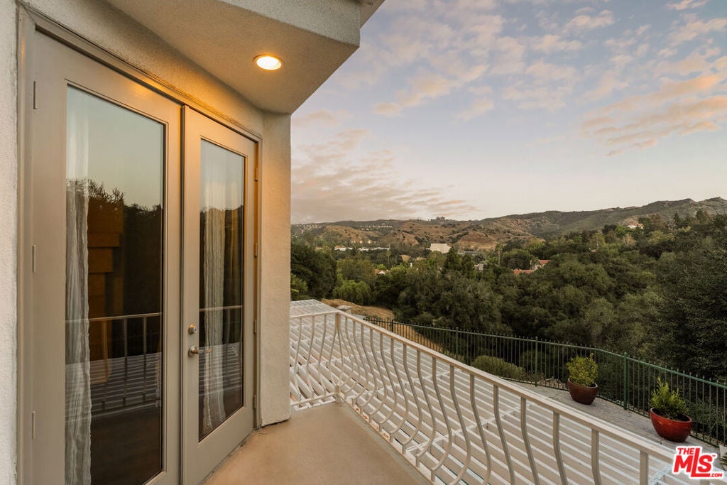 23216 Park Corniche