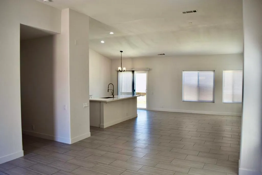 Thousand Palms, California 92276, United States, 4 Bedrooms Bedrooms, ,2 BathroomsBathrooms,Residential,Active,210005