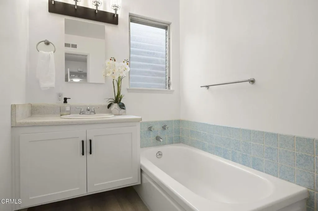 Ojai, California 93023, United States, 4 Bedrooms Bedrooms, ,2 BathroomsBathrooms,Residential,Active,116513