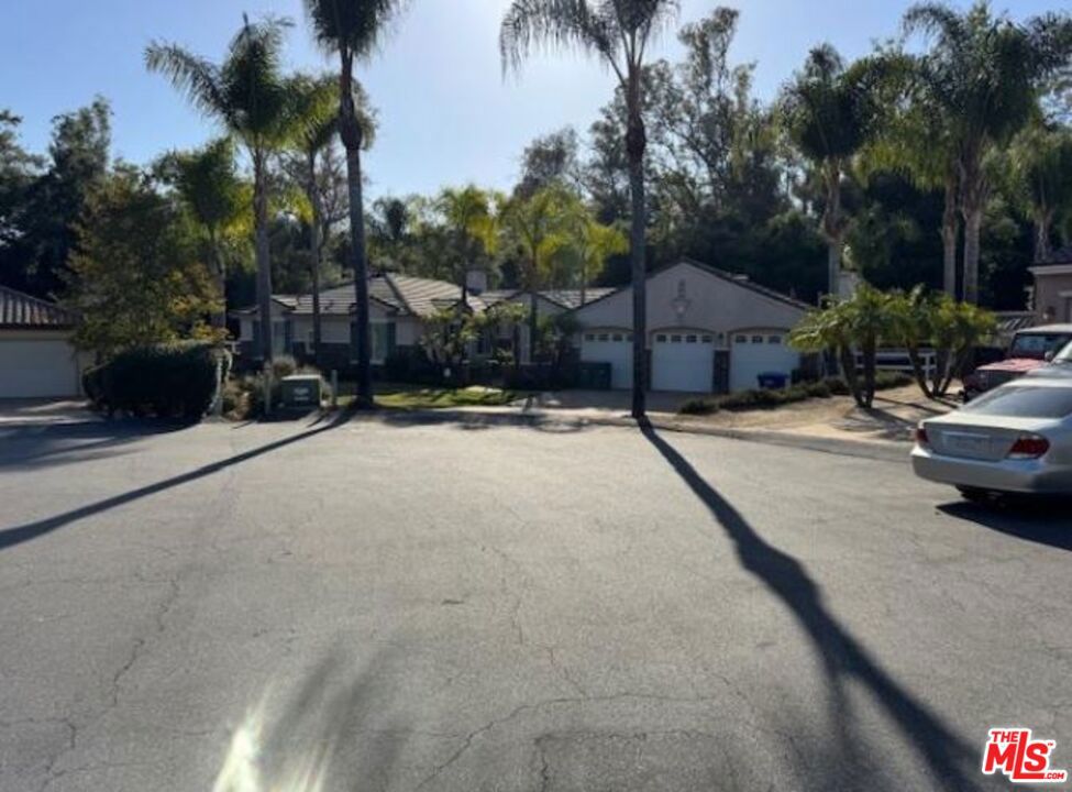 1808 Fallbrook Oaks Court