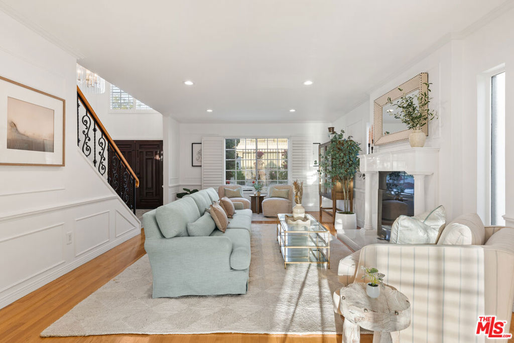 16979 Encino Hills Drive
