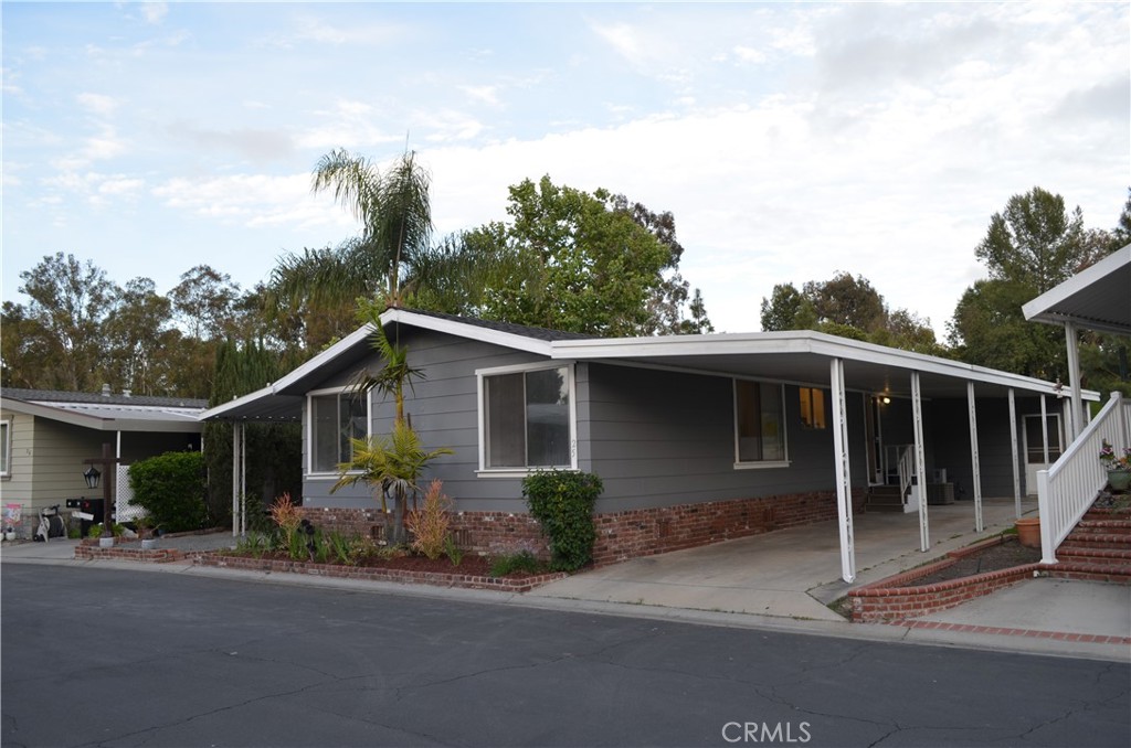 24001 Murilands Boulevard 25