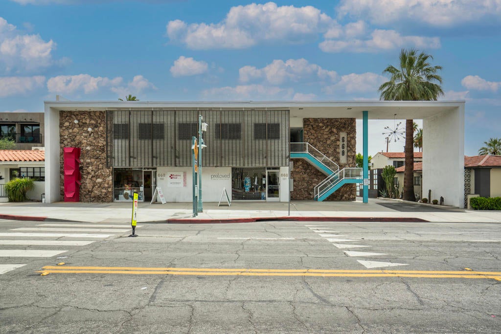 664 668 Palm Canyon Drive