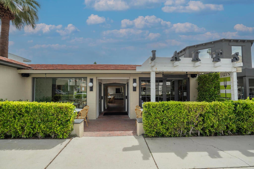 664 668 Palm Canyon Drive
