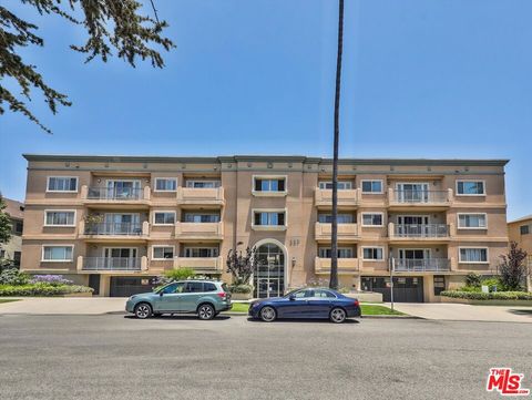 Photo of 937 12th Street #308, Santa Monica, CA 90403 (MLS # 25553925)