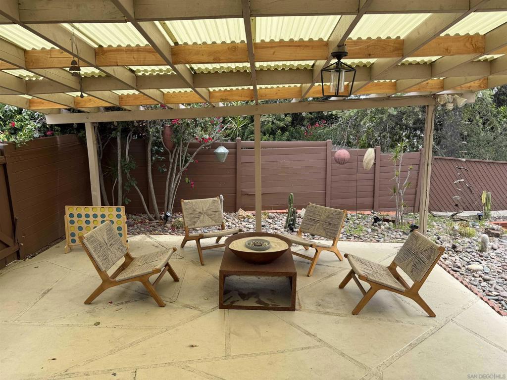 1305 Bakersfield