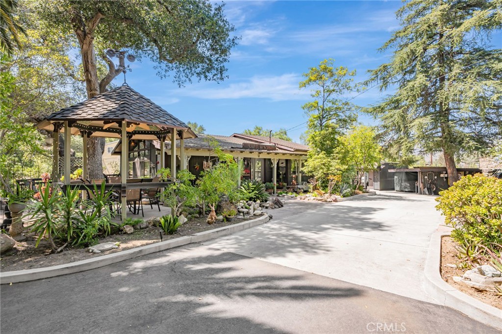 1126 Katherine Road